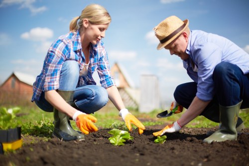 Payments, pricing, and invoice terms for gardeners